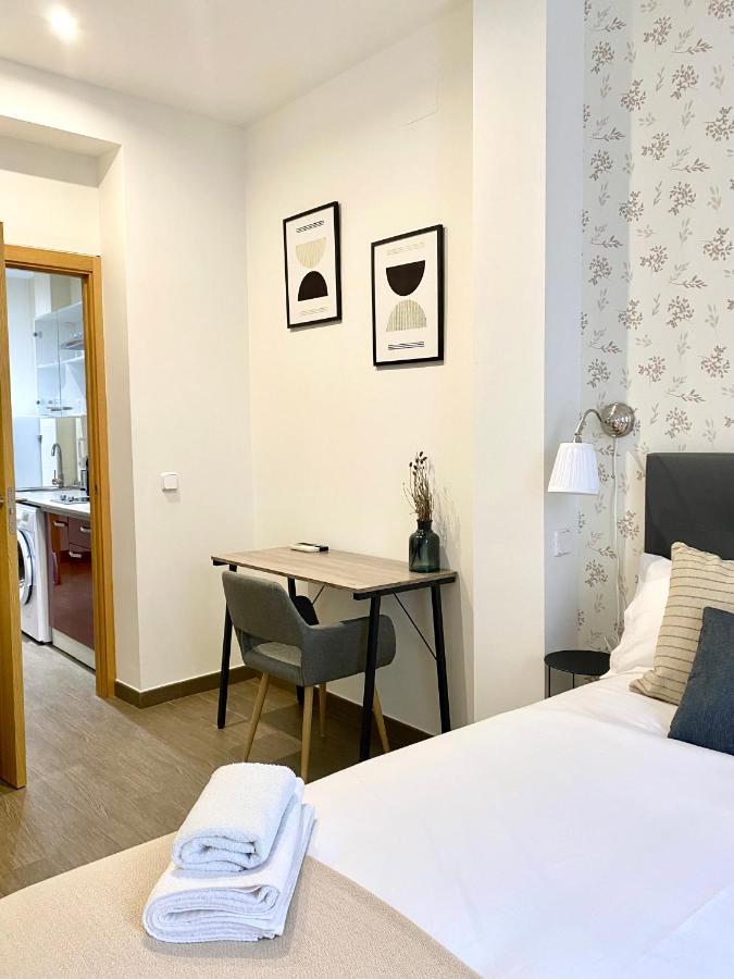 Apartamentos Fuencarral Madrid Exterior photo